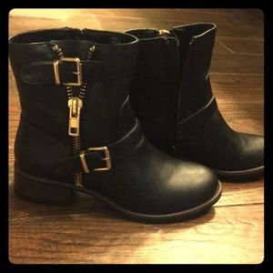 Brand New! Never worn! Black ankle boots.